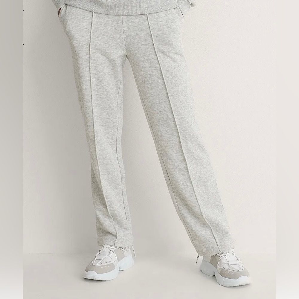 Danskin women’s white size XL pants